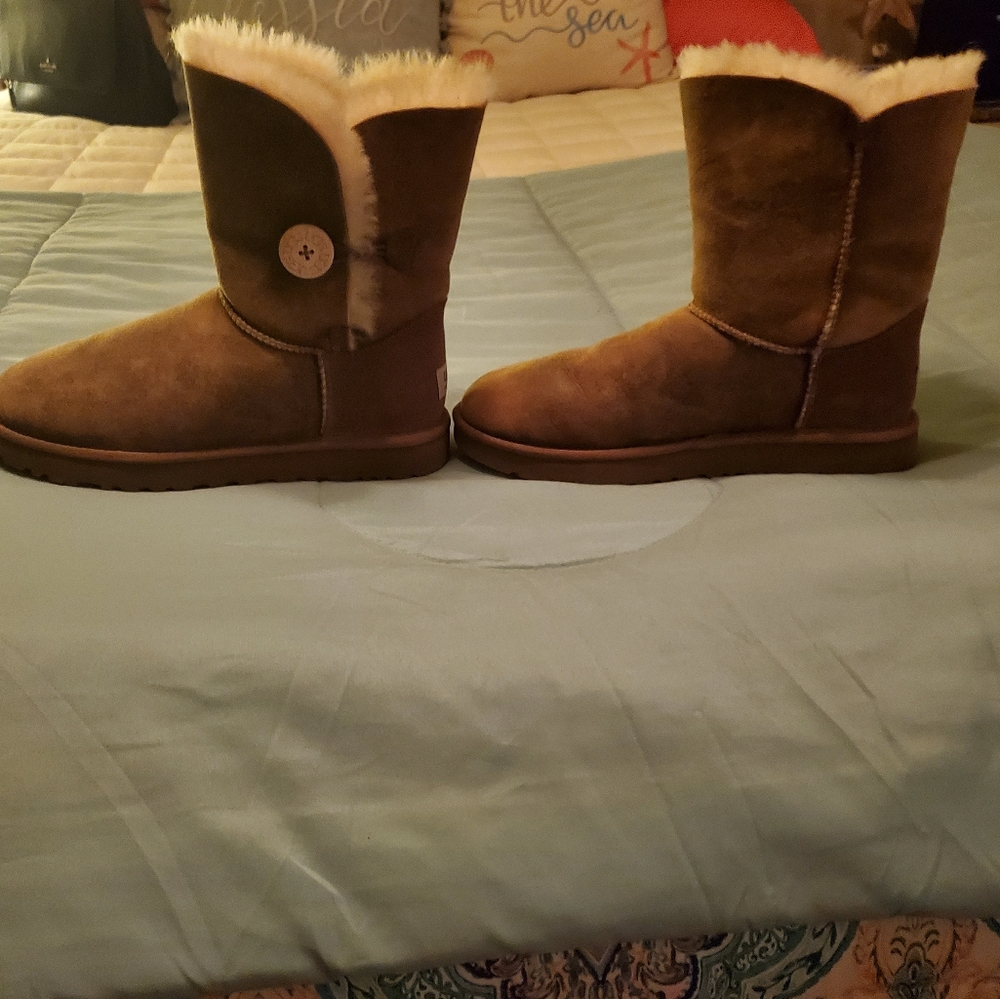 UGG Bailey Button Bomber boots - Picture 3 of 4